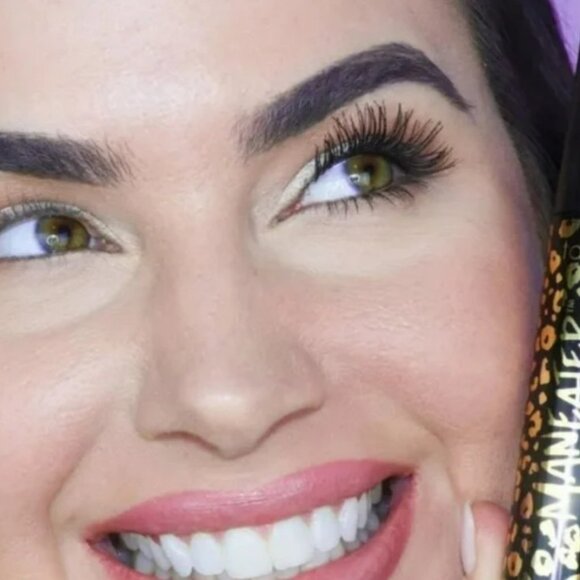 Tarte Maneater Travel Mascara - Black - Picture 2 of 4